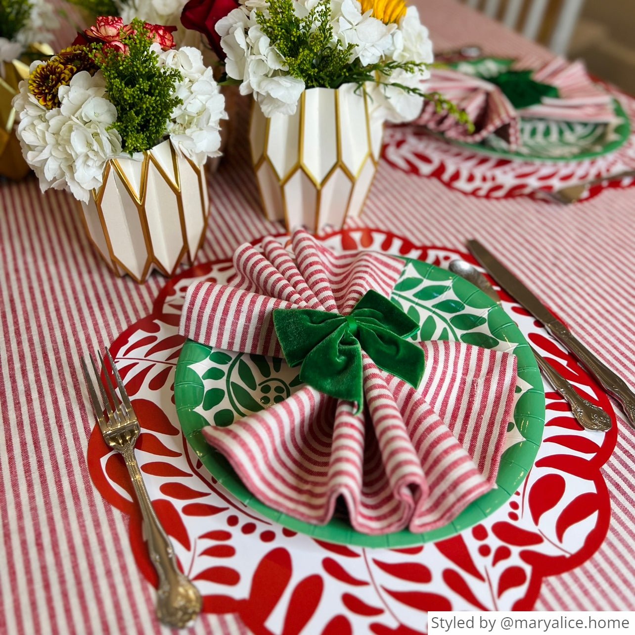 Green paper sale plates and cups